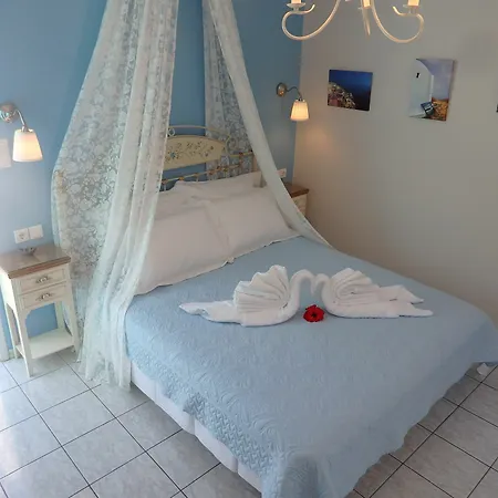 Evizorzia 3* Perissa (Santorini)